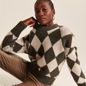 Abercrombie || Gray Patterned Sweater